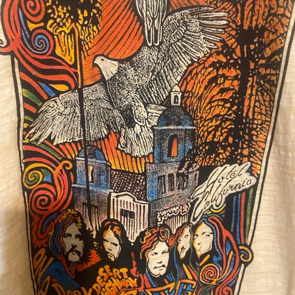 NWT! Jaded Gypsy Eagles 🦅 Graphic Beige T-Shirt - Picture 3 of 7